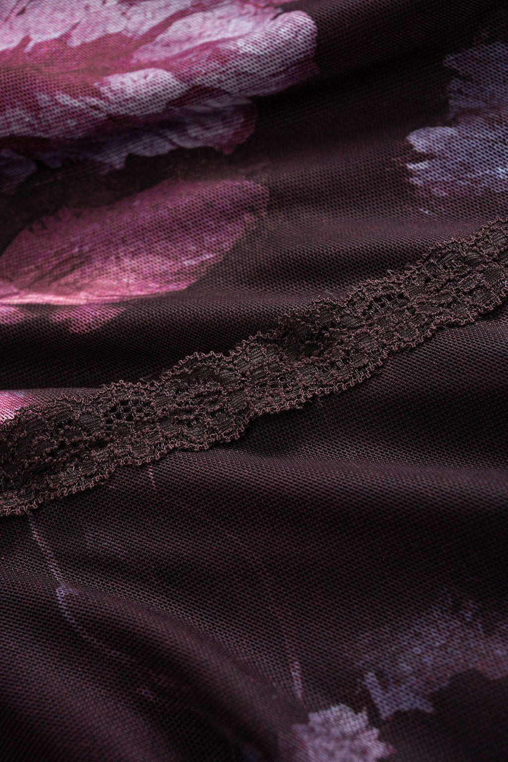 Siyah Mesh Çiçekli Desenli Dantel Detaylı Elbise