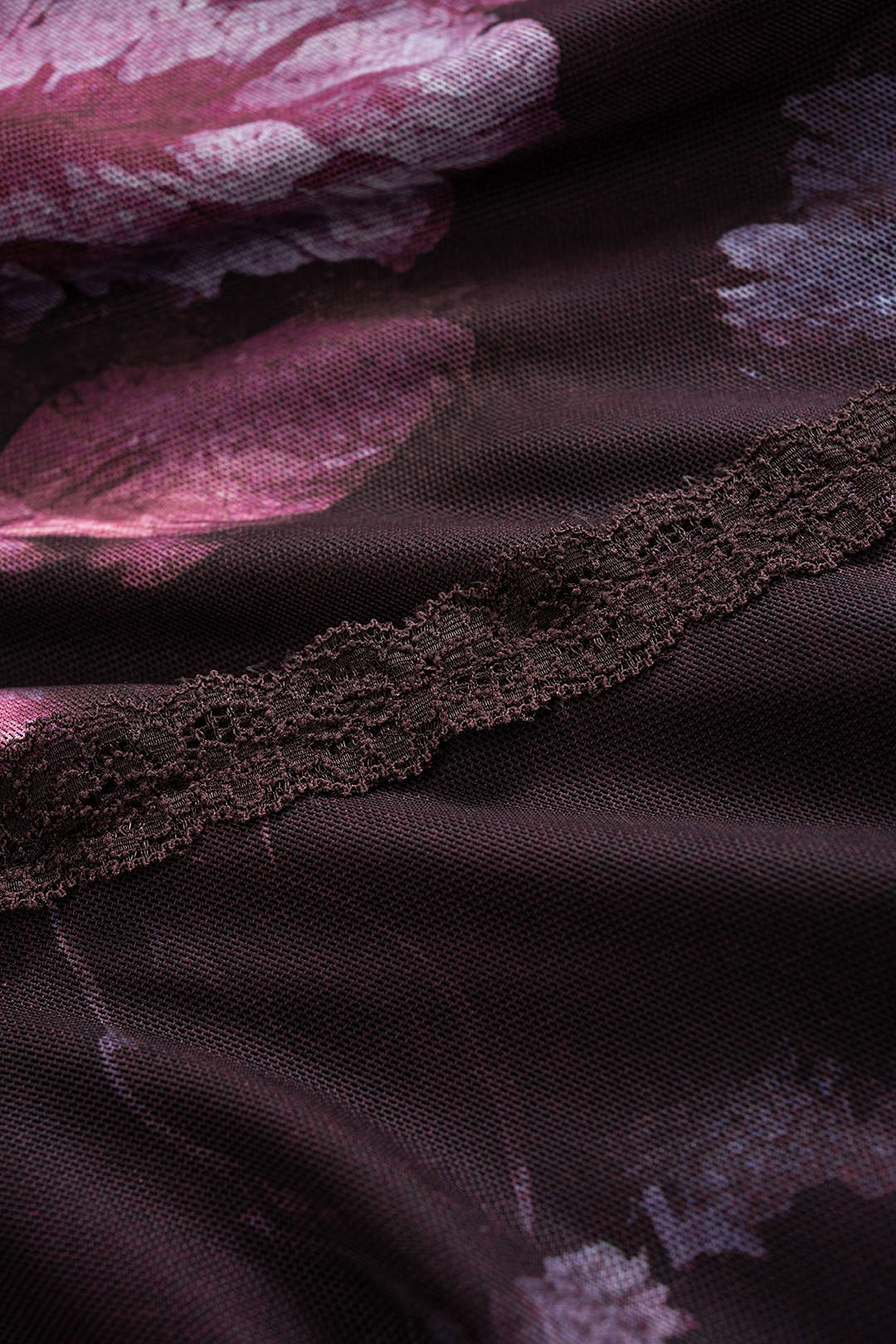 Siyah Mesh Çiçekli Desenli Dantel Detaylı Elbise