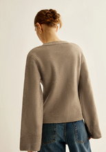 bele oturan oversize kollu hırka