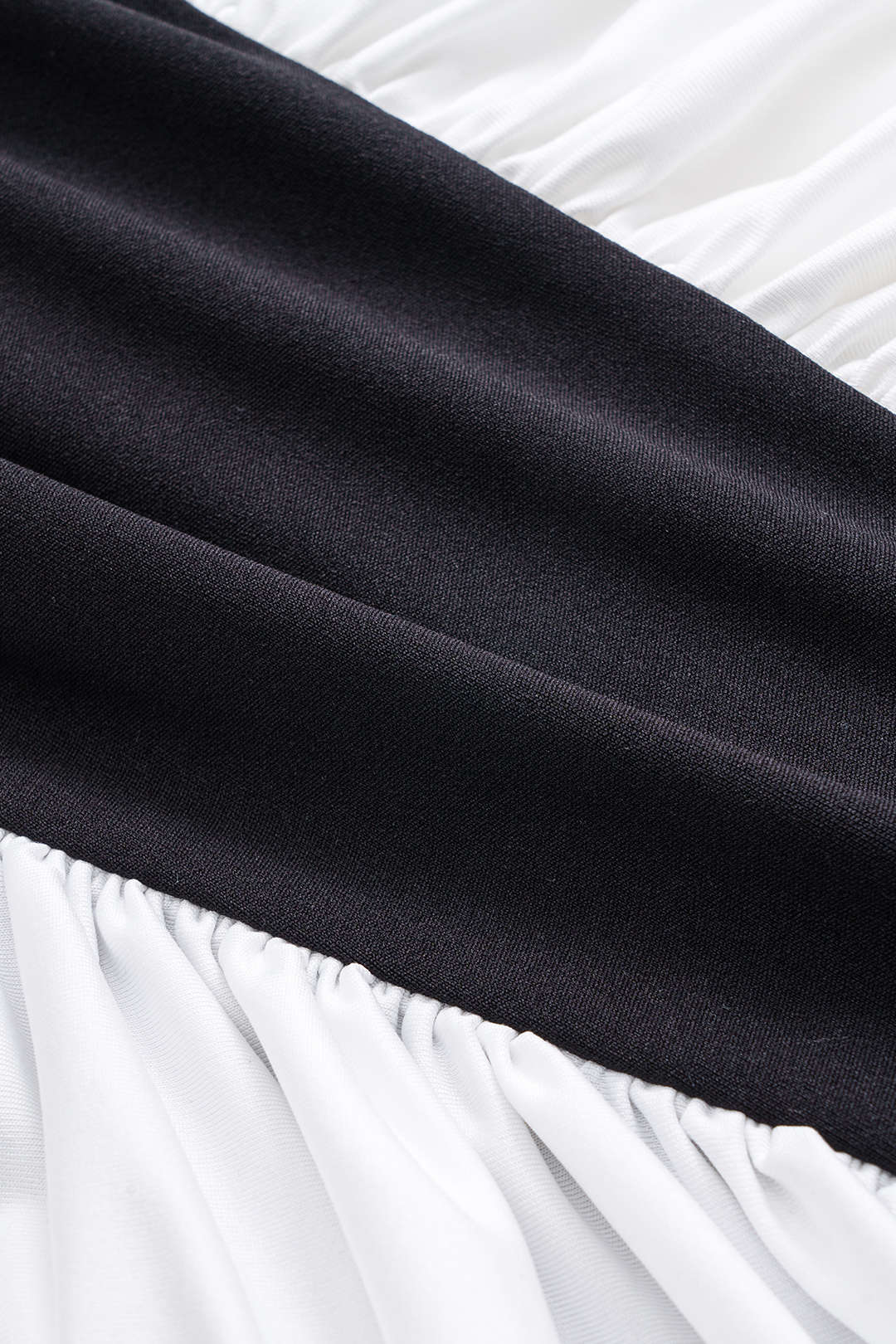 Koyu Siyah Sırtı Açık Büzgülü Halter Elbise