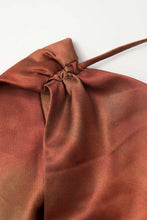 çiçek desenli asimetrik saten elbise
