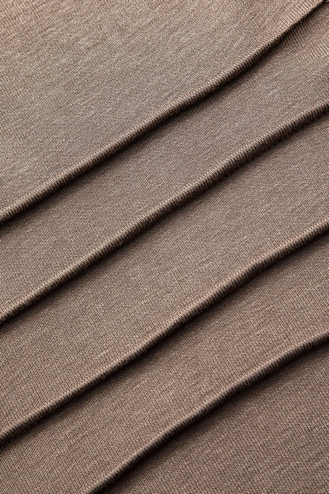 Siyah Yüksek Yaka Büzgülü Yırtmaçlı UzunKollu MaxiElbise