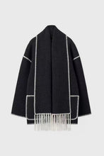 beyaz detaylı wool kaban