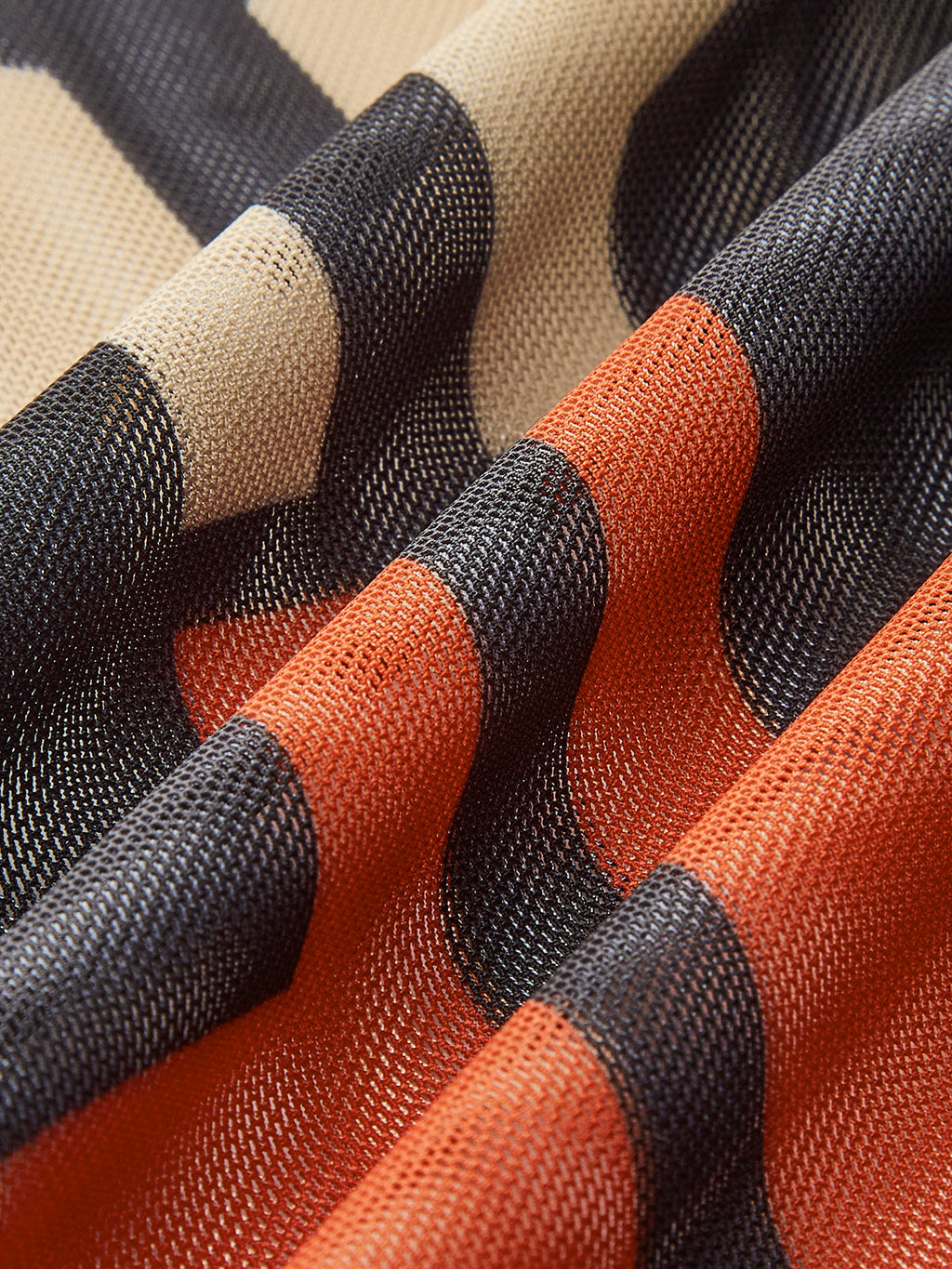 Şık Şeffaf Baskılı Pareo Etek ile Rahat Stil