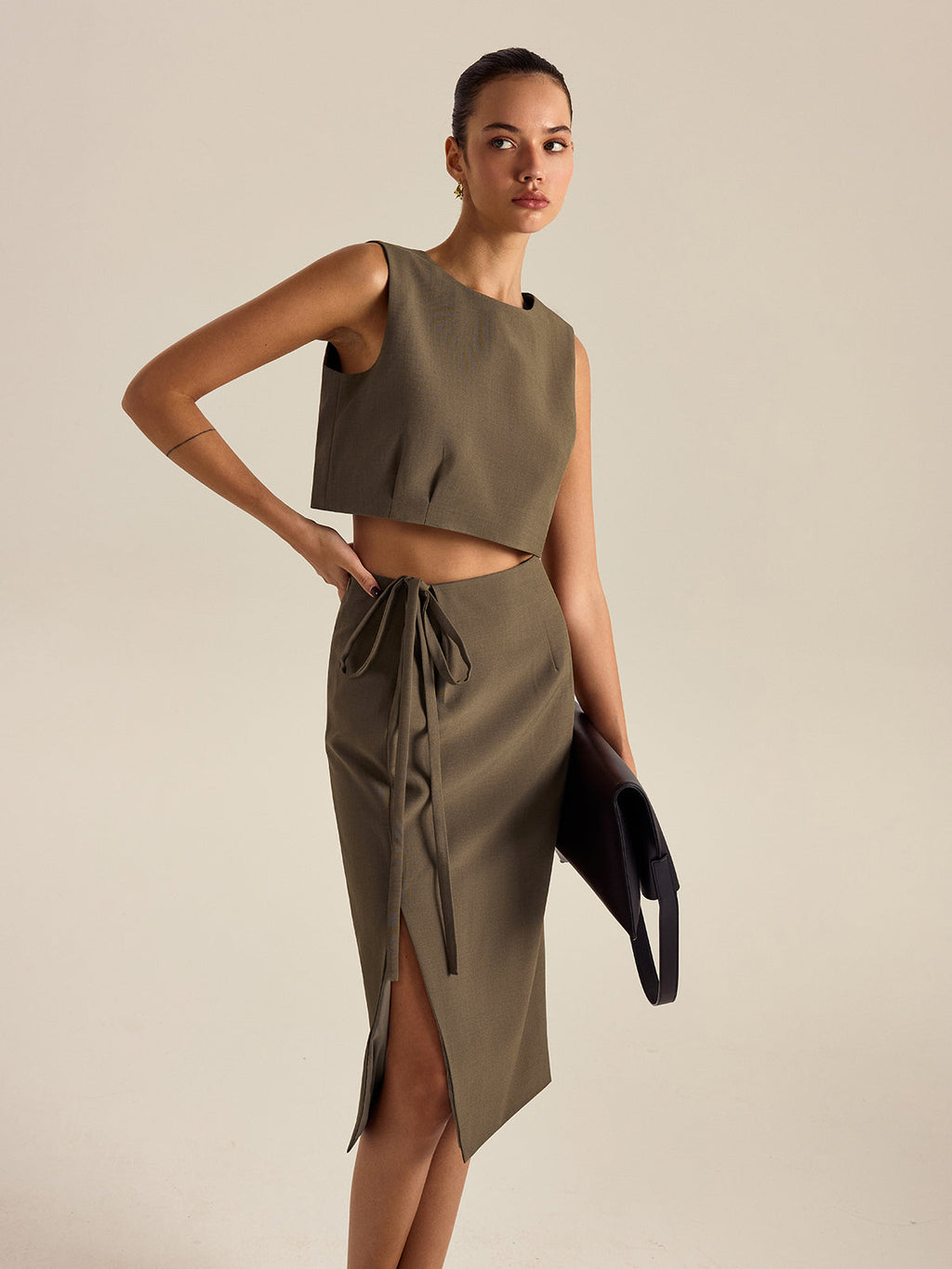 Yan yırtmaçlı bağcıklı etek