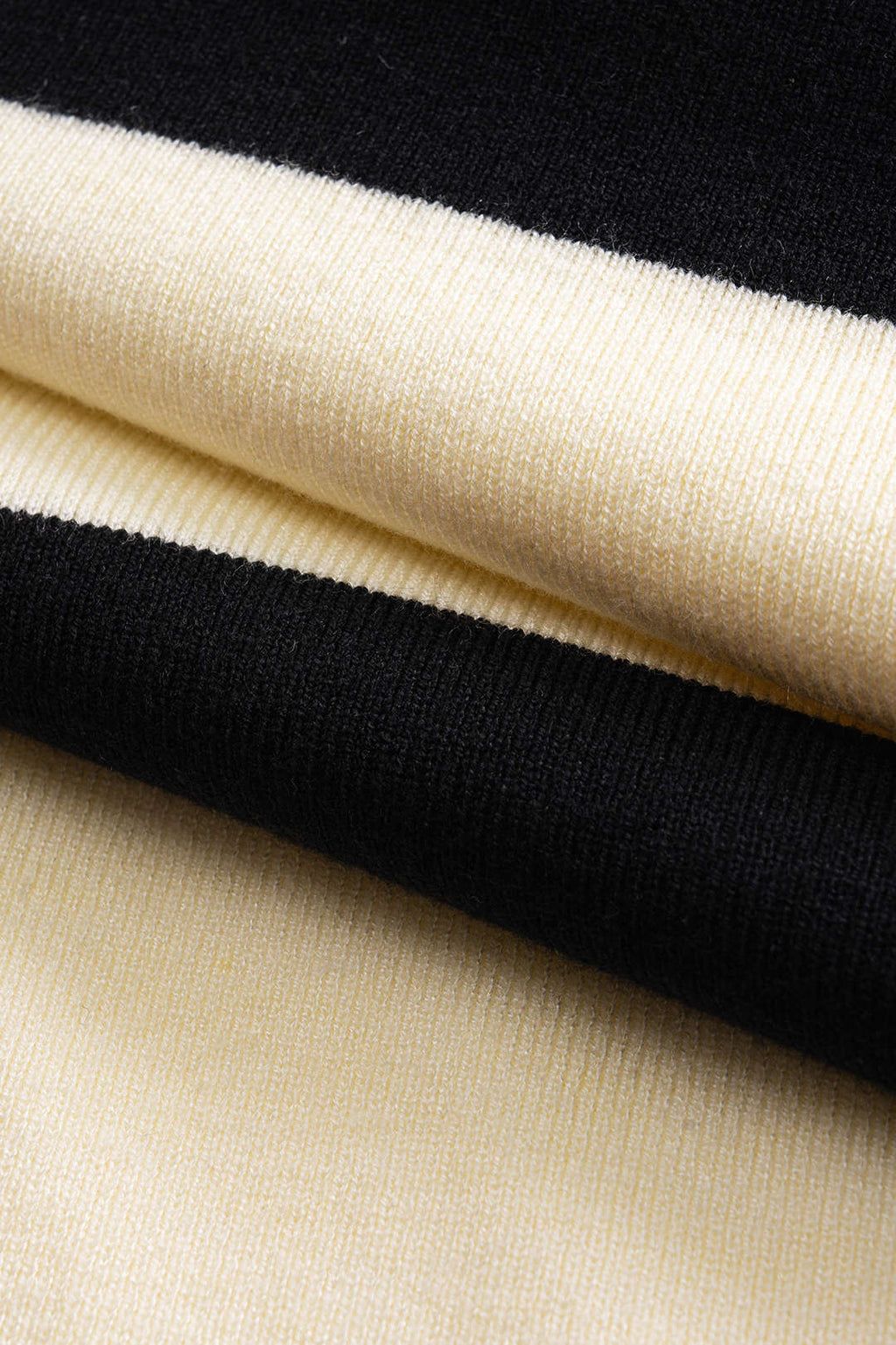 Örgü Kontrast Askılı Üst ve Etek Takımı