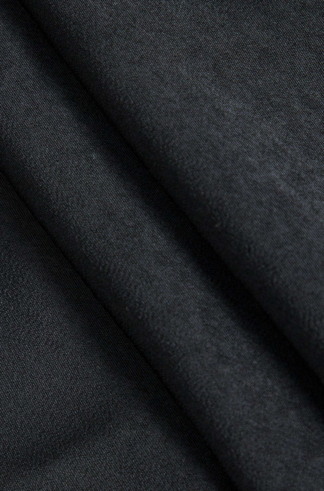 Siyah Sırtı Açık Büzgülü Yırtmaçlı Polyester Elbise