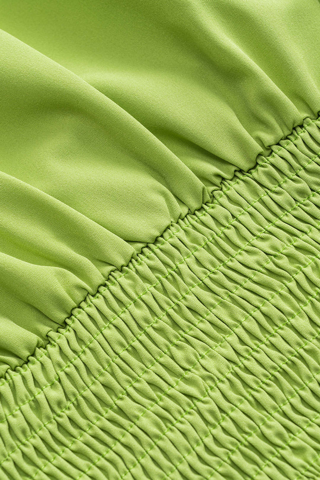 Büzgülü Kısa Kollu Üst ve Çiçek Desenli Fermuarlı Geniş Paçalı Pantolon Seti