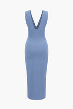 sırtı açık büzgülü yırtmaçlı polyester elbise
