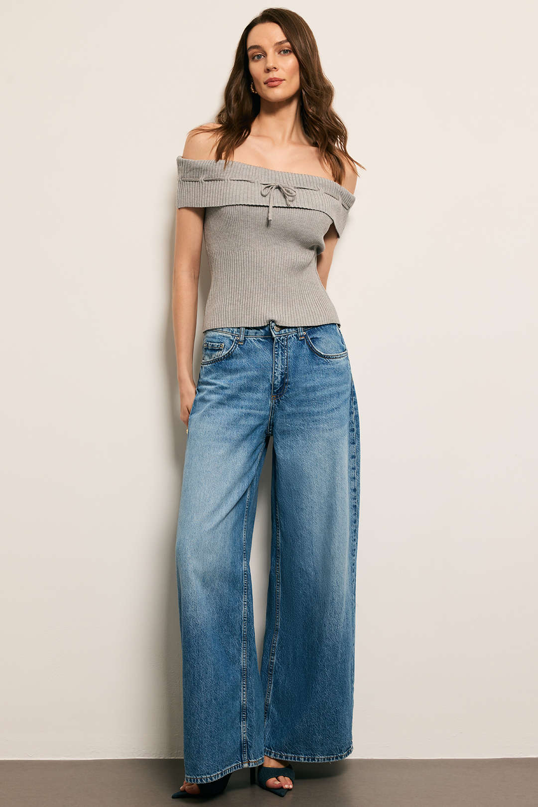 Örgü Omuz Açık Fiyonklu Bağcıklı Şık Kadın Üst Modası