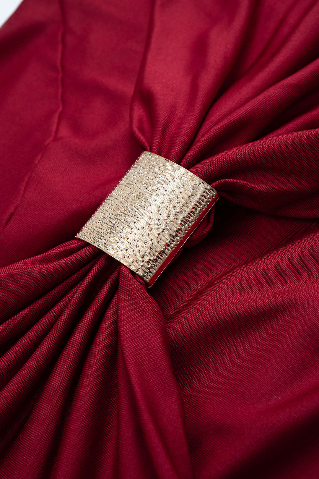 Metaliksal Parıldayan Büzgülü Sırtı Açık Maxi Elbise