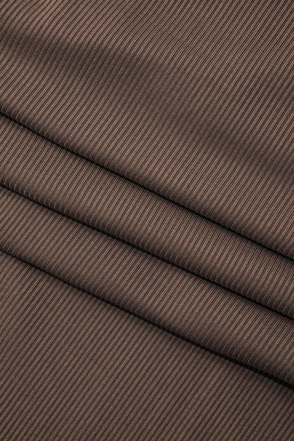 Sırt Detaylı Yırtmaçlı Midi Elbise