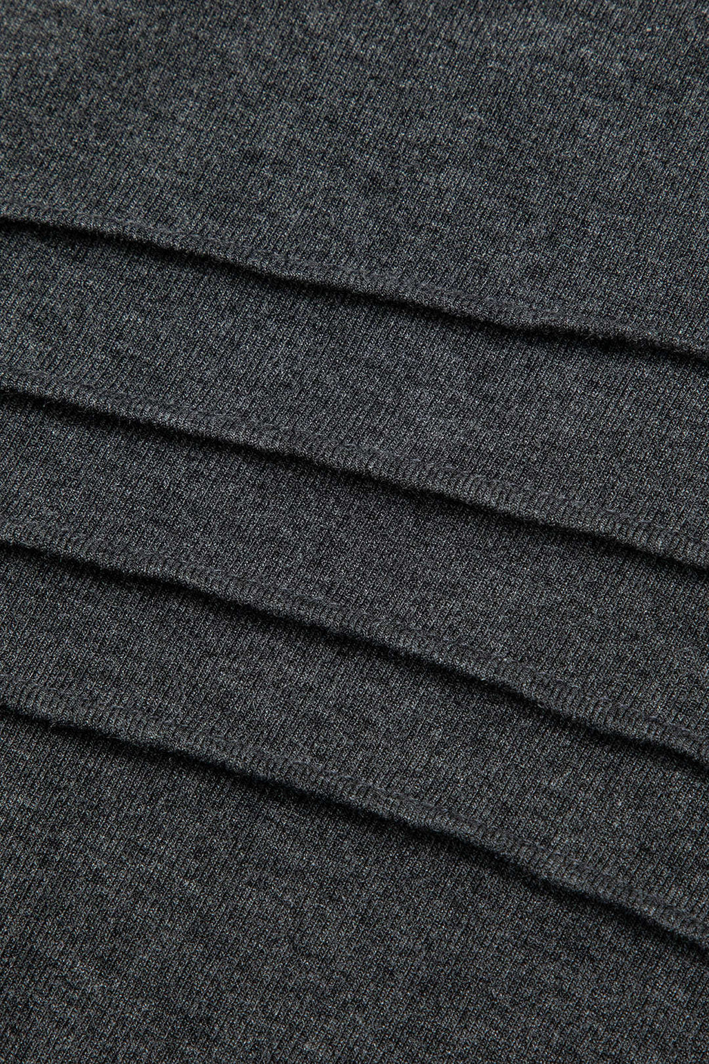 Siyah Yüksek Yaka Büzgülü Yırtmaçlı UzunKollu MaxiElbise