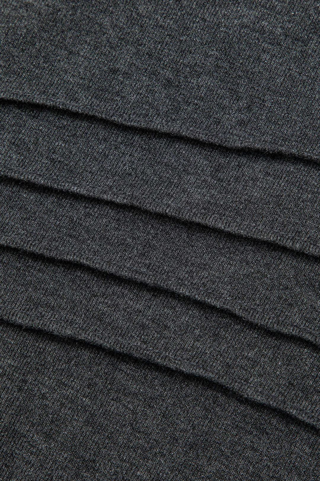 Siyah Yüksek Yaka Büzgülü Yırtmaçlı UzunKollu MaxiElbise