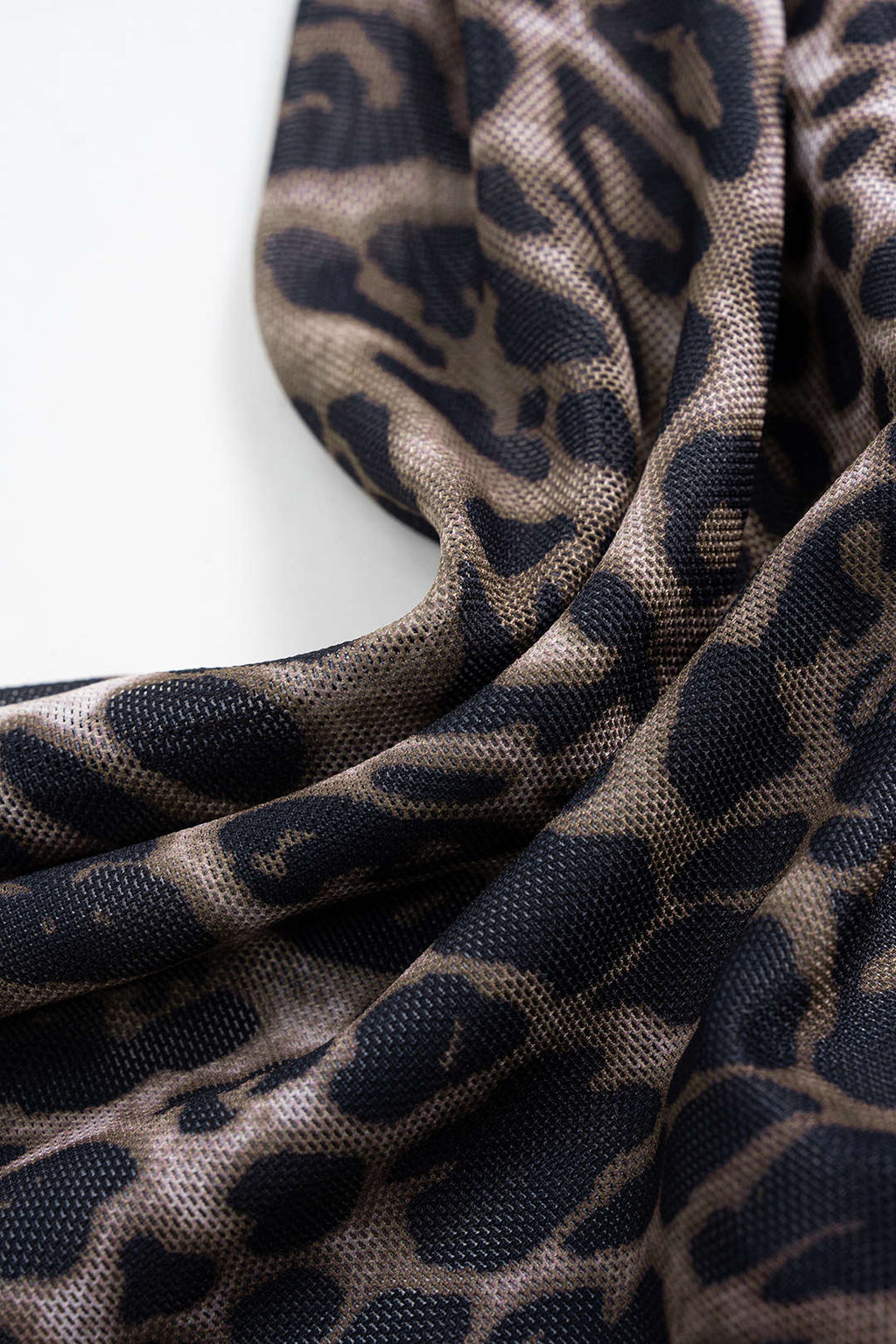 Leopar Desenli Fileli Sırtı Bağcıklı Yırtmaçlı Elbise